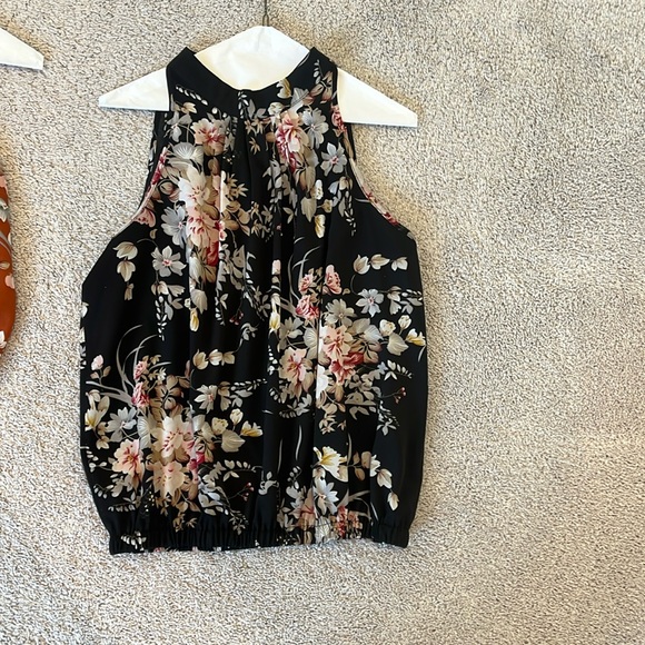 SHEIN Top Bundle (3 Tops) - Picture 2 of 10